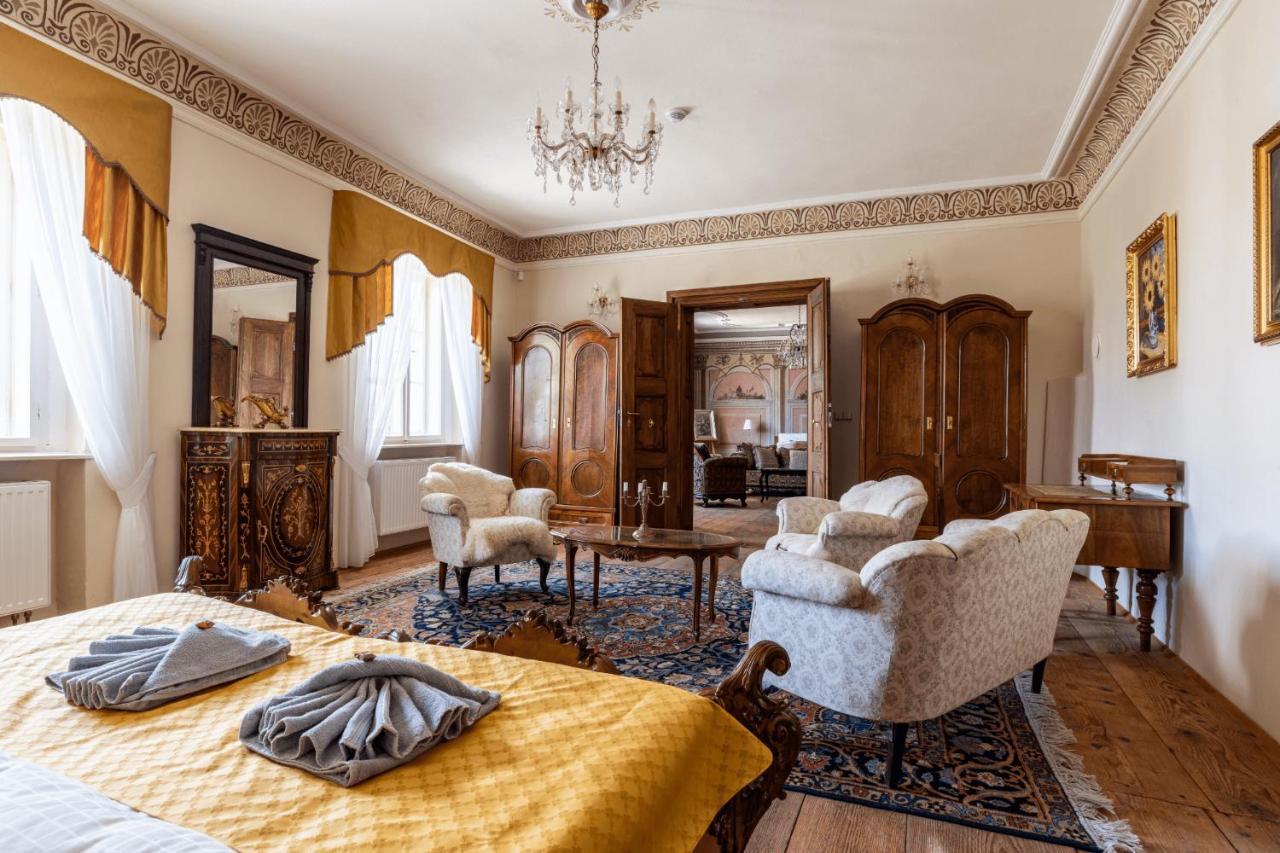 Ambrozuv Dvur Apartment Pouzdrany Екстериор снимка