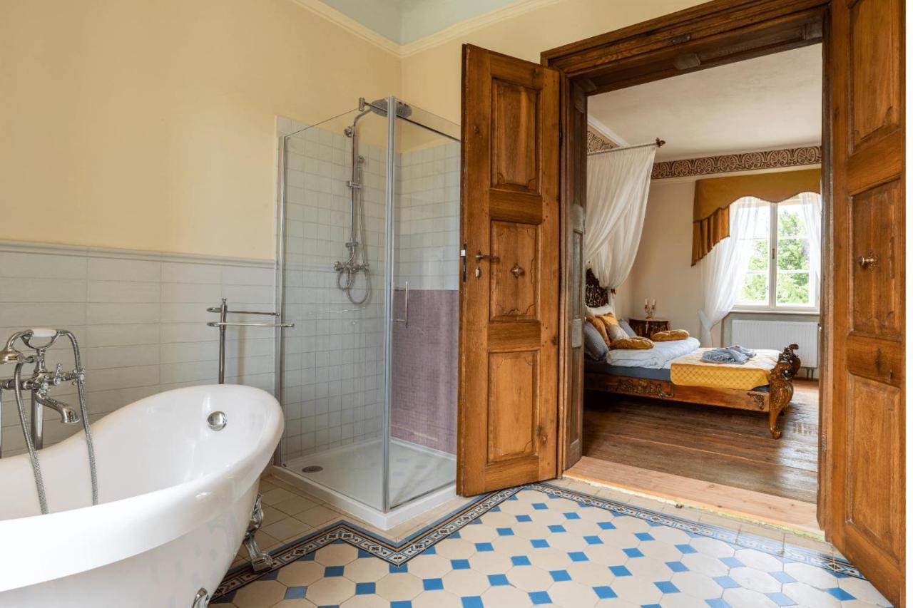 Ambrozuv Dvur Apartment Pouzdrany Екстериор снимка