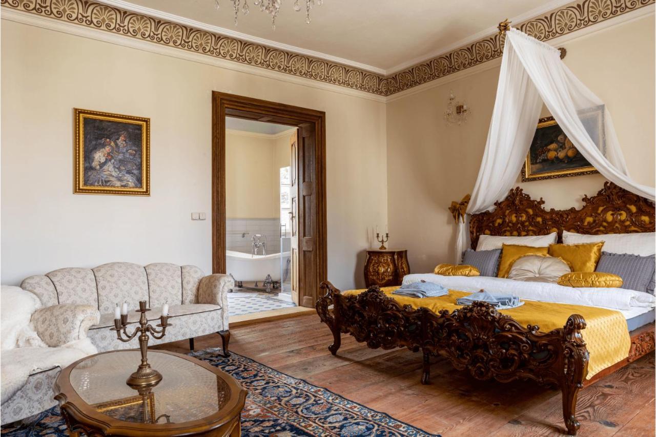 Ambrozuv Dvur Apartment Pouzdrany Екстериор снимка