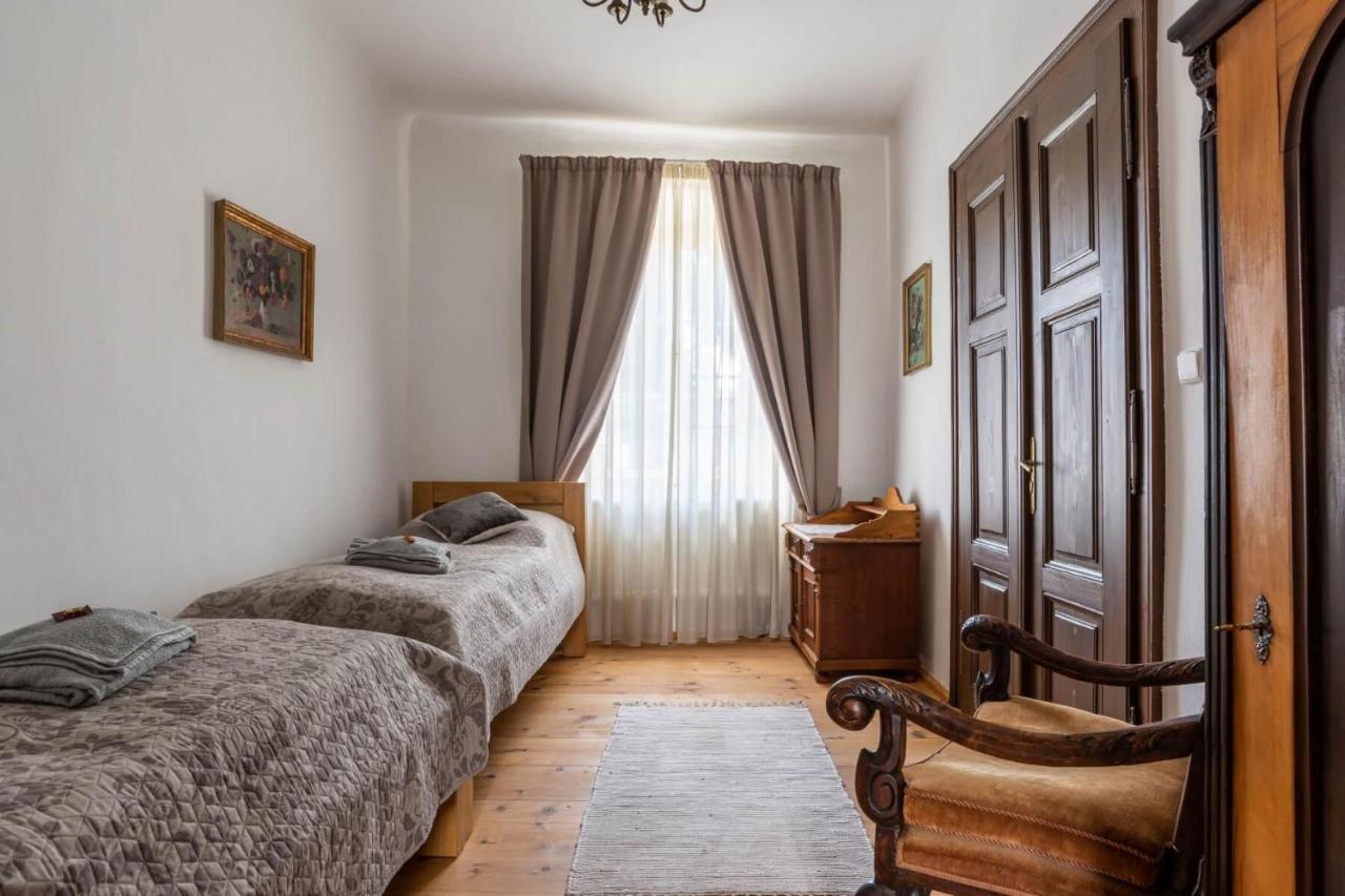 Ambrozuv Dvur Apartment Pouzdrany Екстериор снимка