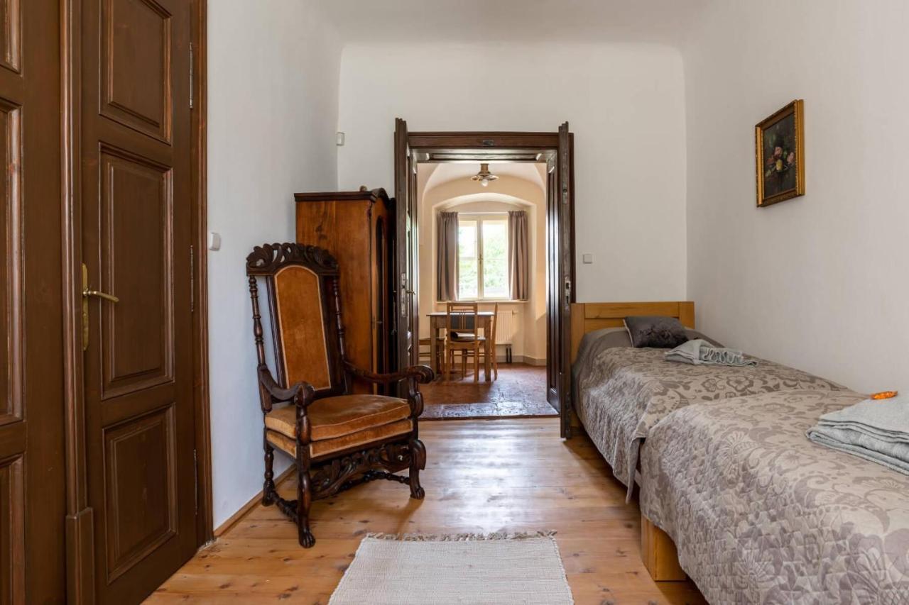 Ambrozuv Dvur Apartment Pouzdrany Екстериор снимка
