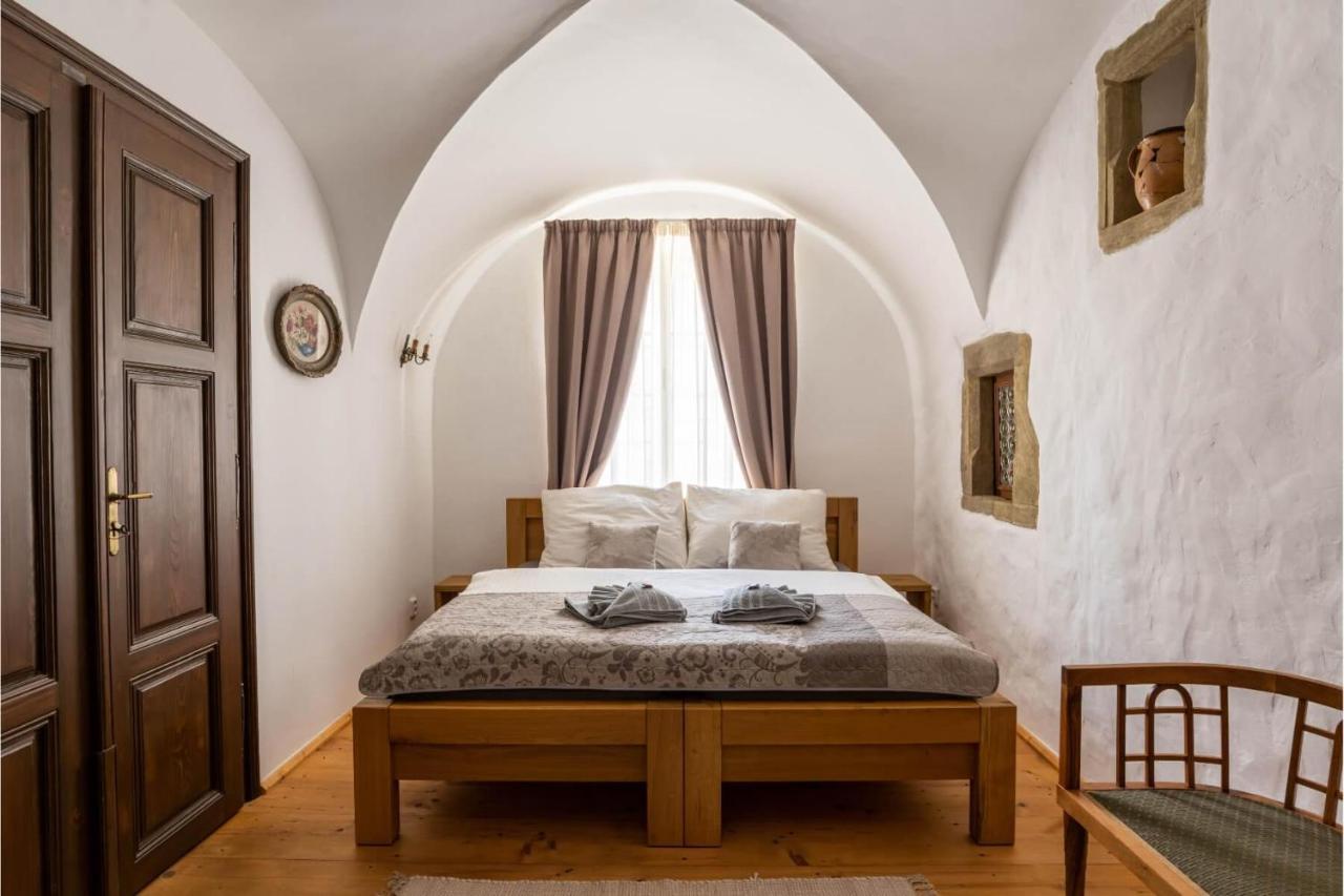Ambrozuv Dvur Apartment Pouzdrany Екстериор снимка